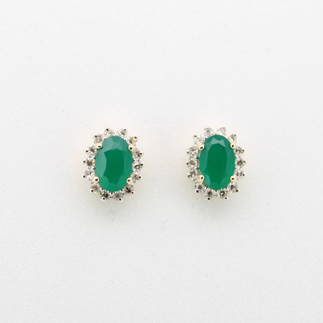 Aretes en oro amarillo 14k con esmeraldas y diamantes.