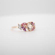 Cargar imagen en el visor de la galería, Anillo fabricado en oro rosa de 14k, con morganita, turmalina, aguamarina y amatista.
