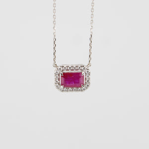 Gargantilla en oro blanco 14k con rubí y diamantes.