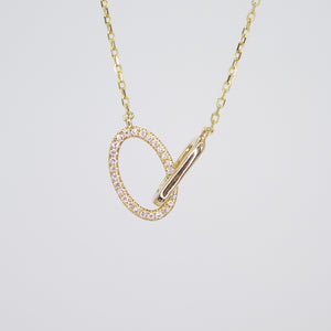 Gargantilla en oro amarillo 14k con diamantes.