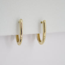 Cargar imagen en el visor de la galería, Huggies en oro amarillo 14k.