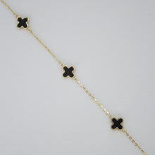 Cargar imagen en el visor de la galería, Pulsera trébol en oro amarillo 14k con onix.