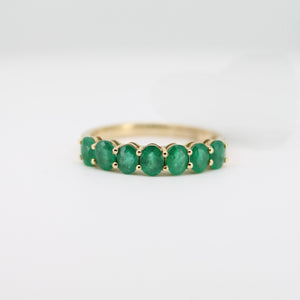 Churumbela en oro amarillo 14k con esmeraldas.