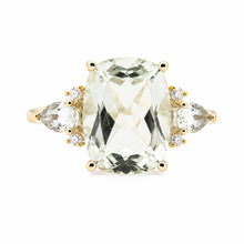 Cargar imagen en el visor de la galería, Anillo fabricado en oro amarillo de 14k, con amatista verde y diamantes