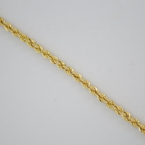 Pulso torsal en oro amarillo 14k.
