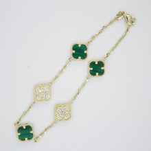Cargar imagen en el visor de la galería, Pulsera trébol en oro amarillo 10k con malaquita y zirconias.