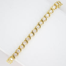 Cargar imagen en el visor de la galería, Brazalete en oro amarillo 14k con diamantes.