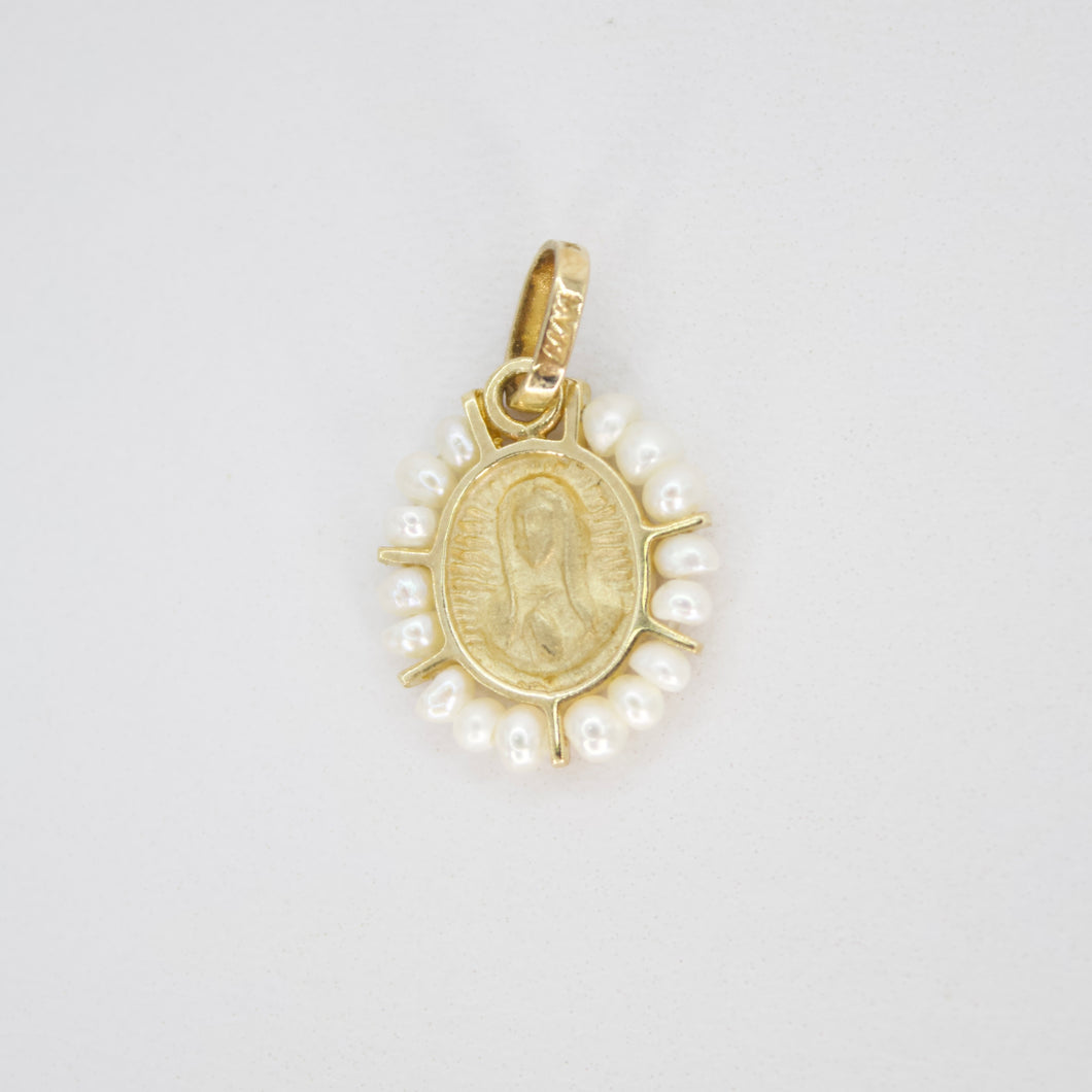 Medalla Virgen de Guadalupe en oro amarillo 14k con Perla.