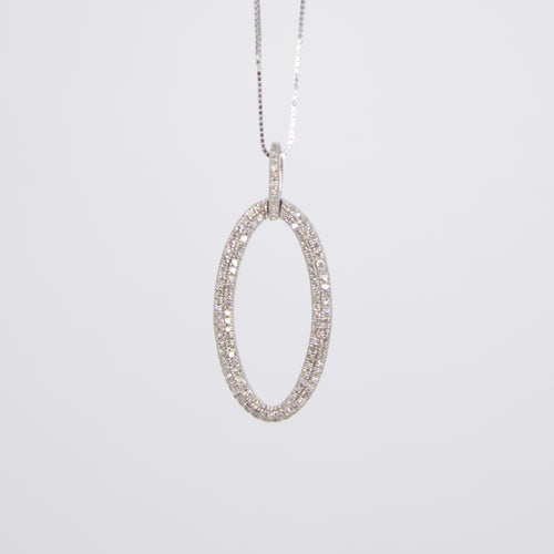 Gargantilla en oro blanco 14k con diamantes.