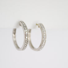 Cargar imagen en el visor de la galería, Arracadas en oro blanco 14k con diamantes.