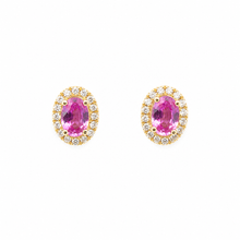 Cargar imagen en el visor de la galería, Aretes fabricados en oro amarillo de 18k, con zafiros rosas y diamantes naturales.