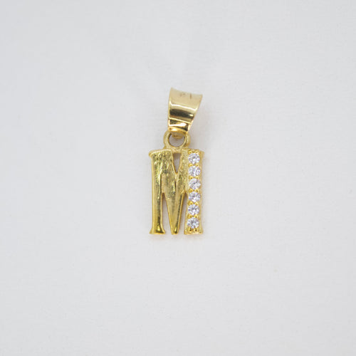 Dije inicial M en oro amarillo 10k con zirconias.