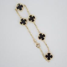 Cargar imagen en el visor de la galería, Pulsera trébol en oro amarillo 14k con onix.