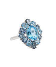 Cargar imagen en el visor de la galería, Anillo topacios y diamantes, oro blanco de 14k.