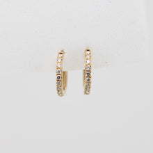 Cargar imagen en el visor de la galería, Aretes en oro amarillo 14k con diamantes.