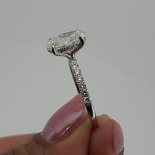 Cargar imagen en el visor de la galería, Diamante laboratorio oval 2.03cts