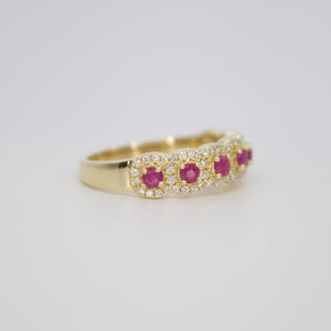 Churumbela en oro amarillo 14k con rubíes y diamantes.