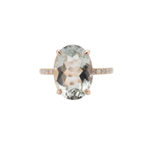 Cargar imagen en el visor de la galería, Anillo fabricado en oro amarillo de 14k, con amatista verde y diamantes.