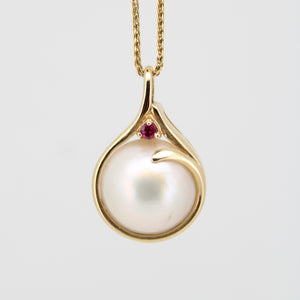 Gargantilla oro amarillo 14k con perla y rubí.