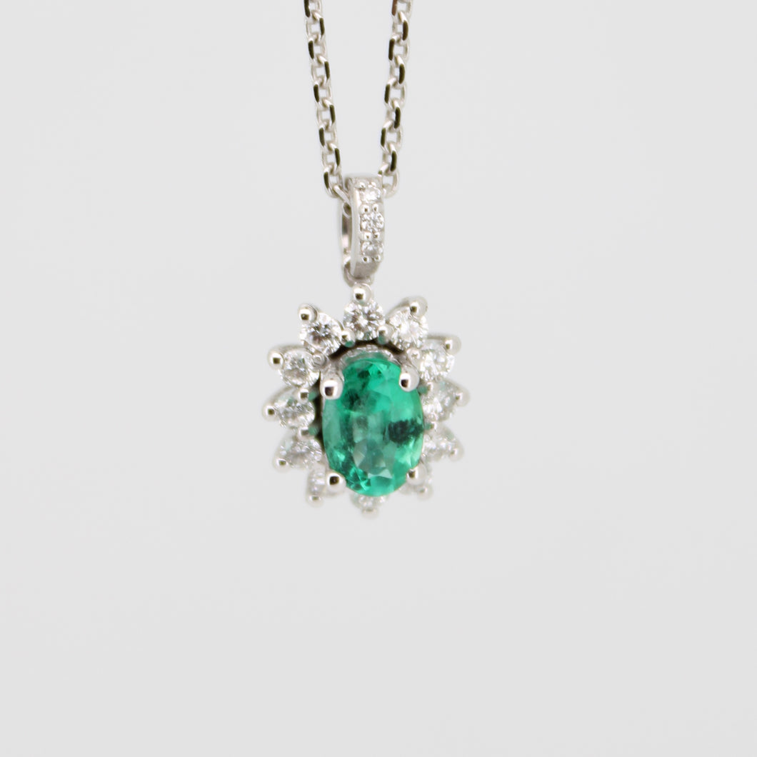 Gargantilla en oro blanco 14k con Esmeralda y diamantes.