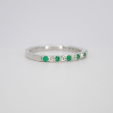 Cargar imagen en el visor de la galería, Churumbela en oro blanco 14k con esmeraldas y diamantes.