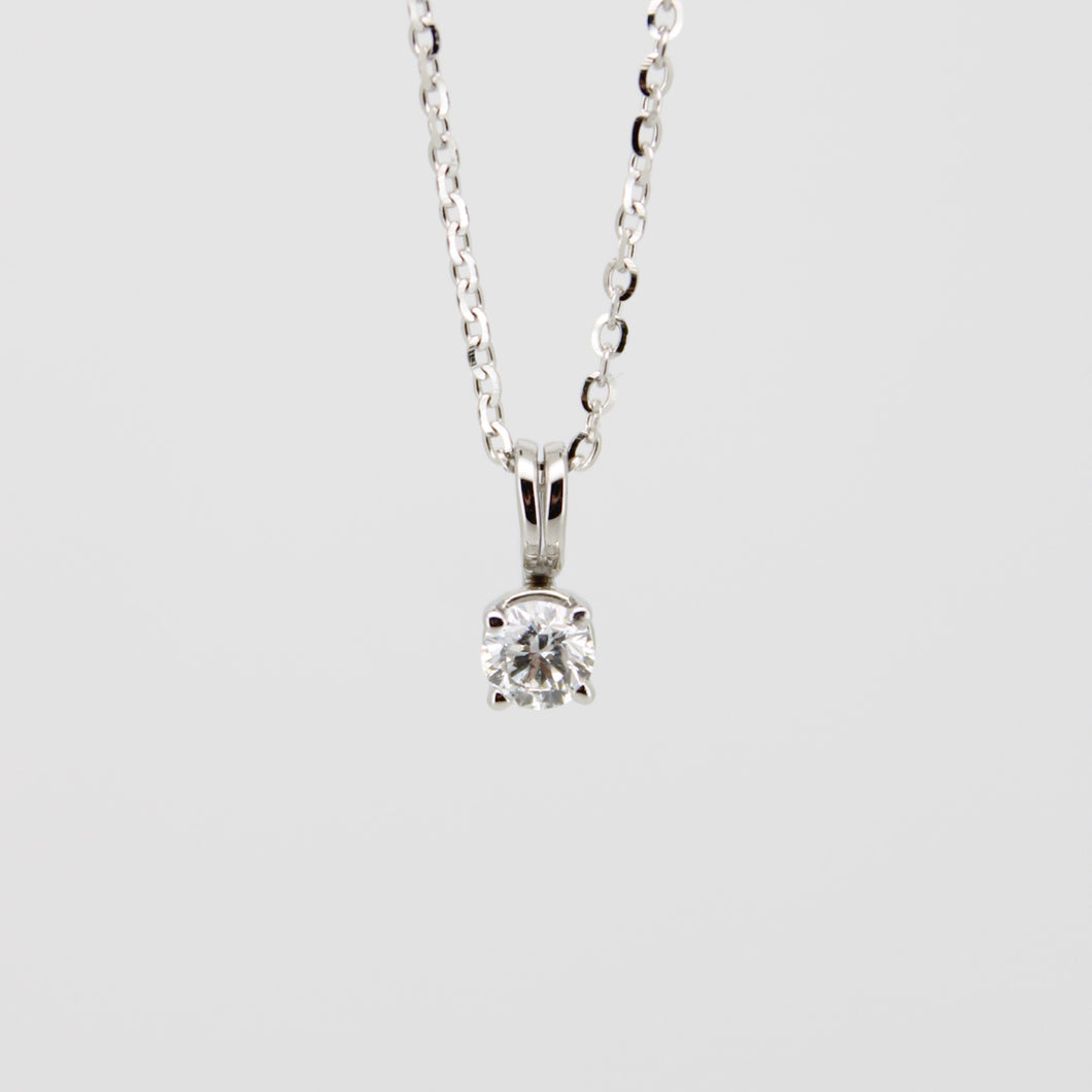 Gargantilla en oro blanco 14k con diamante.