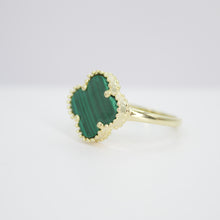 Cargar imagen en el visor de la galería, Anillo en oro amarillo 10k con malaquita.