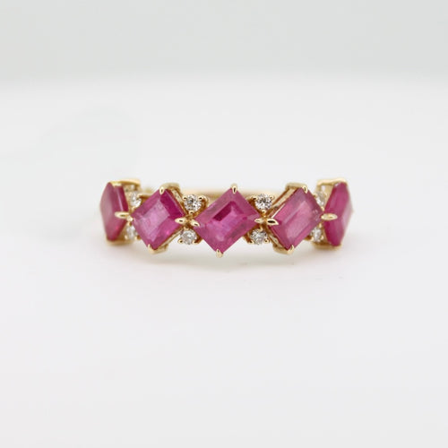 Churumbela oro amarillo 14k con rubíes y diamantes.