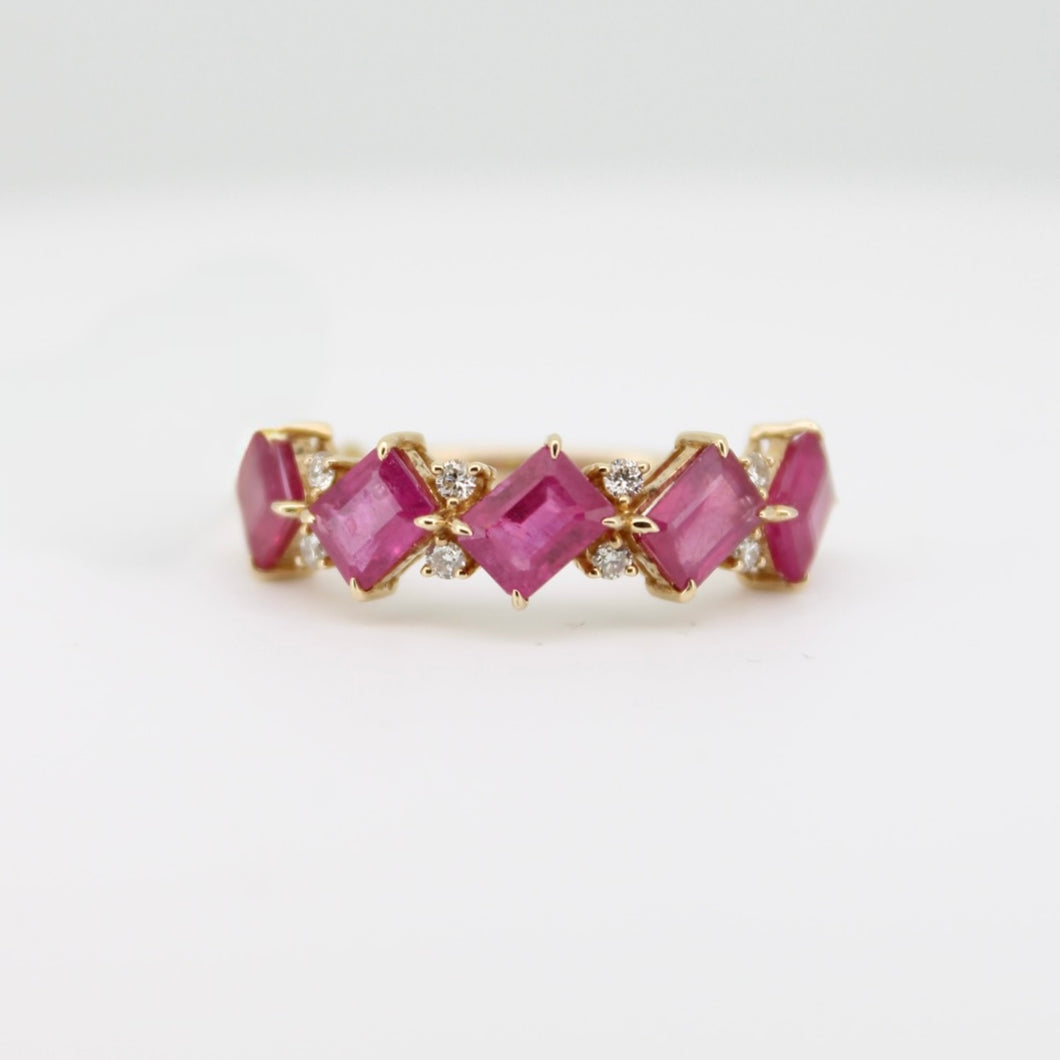 Churumbela oro amarillo 14k con rubíes y diamantes.