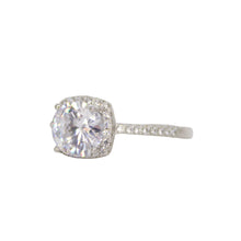 Cargar imagen en el visor de la galería, Anillo de compromiso en plata con zirconias.