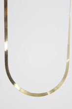 Cargar imagen en el visor de la galería, Gargantilla en oro planchado de 14k.