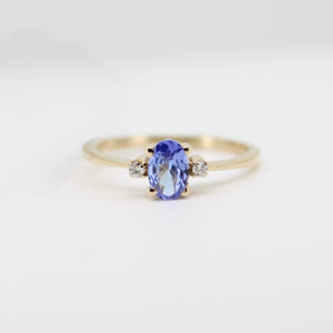 Anillo oro amarillo 14k con Tanzanita y diamantes.