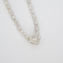 Cargar imagen en el visor de la galería, Gargantilla oro blanco 18k con diamantes.