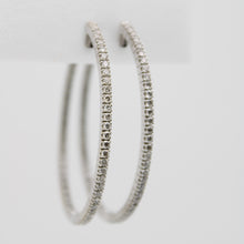 Cargar imagen en el visor de la galería, Arracadas en oro blanco 14k con diamantes.