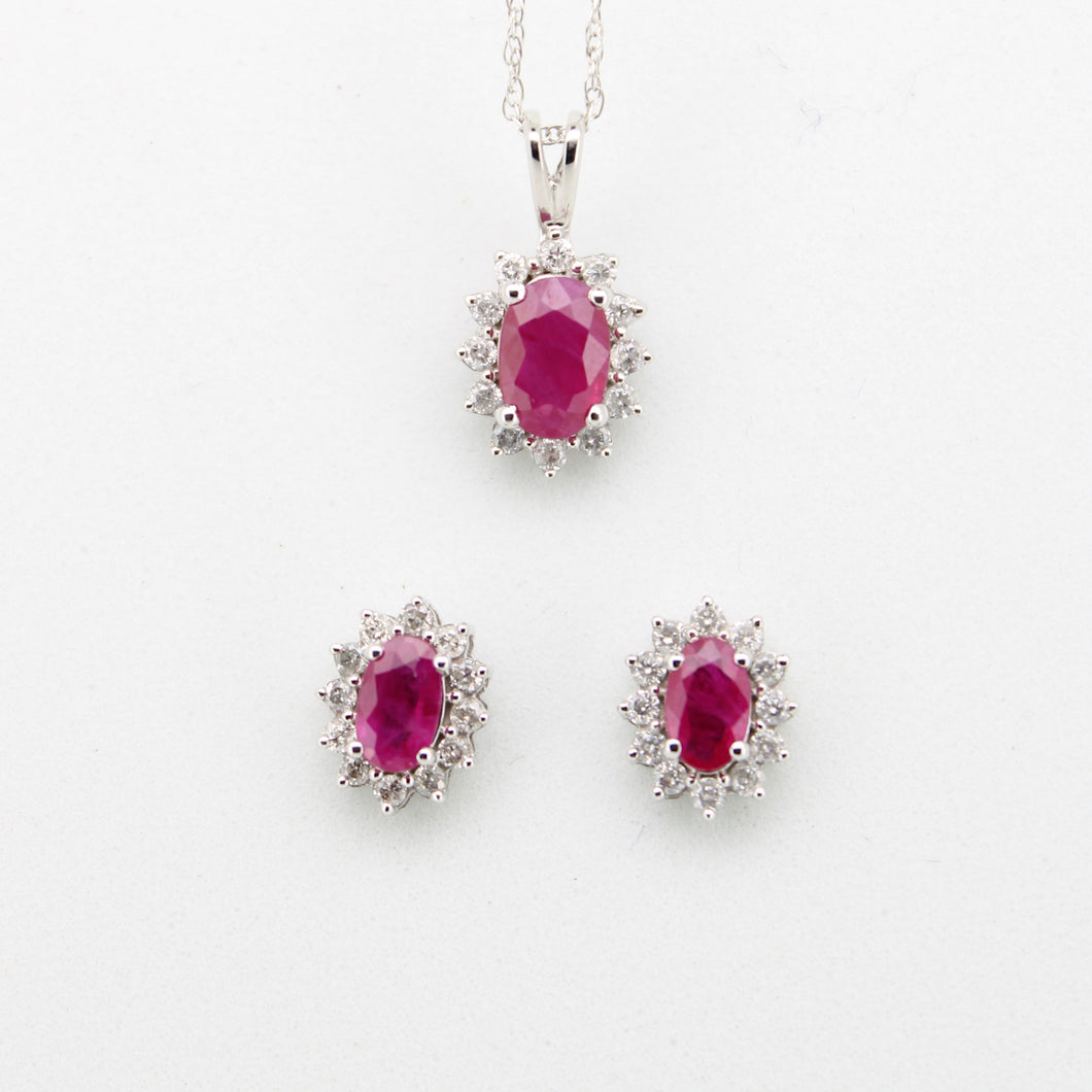 Juego en oro blanco 14k con rubíes y diamantes.