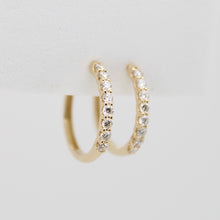 Cargar imagen en el visor de la galería, Arracadas en oro amarillo 14k con diamantes.
