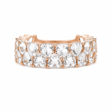 Cargar imagen en el visor de la galería, Anillo fabricado en oro rosa de 14k, con topacios blancos de corazón.