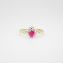 Cargar imagen en el visor de la galería, Anillo en oro amarillo 14k con Rubí y zirconia.