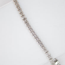 Cargar imagen en el visor de la galería, Brazalete en oro blanco 14k con diamantes.