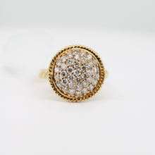 Cargar imagen en el visor de la galería, Anillo en oro amarillo 14k con diamantes.