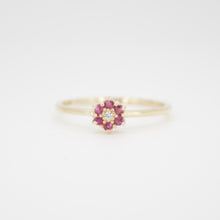 Cargar imagen en el visor de la galería, Anillo en oro amarillo 14k con rubi y zirconia.