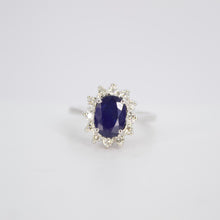 Cargar imagen en el visor de la galería, Anillo en oro blanco 14k con zafiro u diamantes.