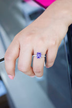 Cargar imagen en el visor de la galería, Anillo en oro blanco 14k con tanzanita y diamantes.
