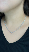 Cargar imagen en el visor de la galería, Gargantilla oro blanco 18k con diamantes.