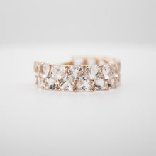 Cargar imagen en el visor de la galería, Anillo fabricado en oro rosa de 14k, con topacios blancos de corazón.
