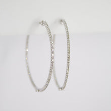 Cargar imagen en el visor de la galería, Arracadas en oro blanco 14k con diamantes.
