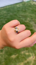 Cargar imagen en el visor de la galería, Anillo en oro amarillo 14k con Perla,diamantes y zafiros.