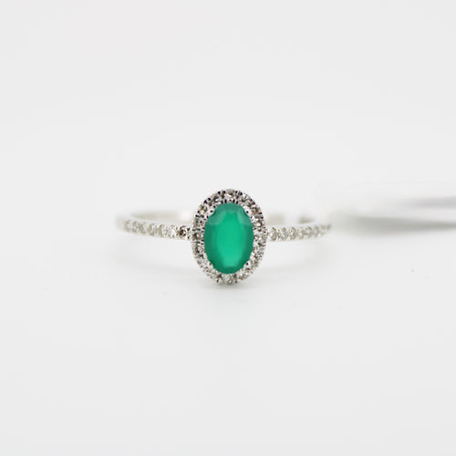 Anillo oro blanco 14k con Esmeralda y diamantes.