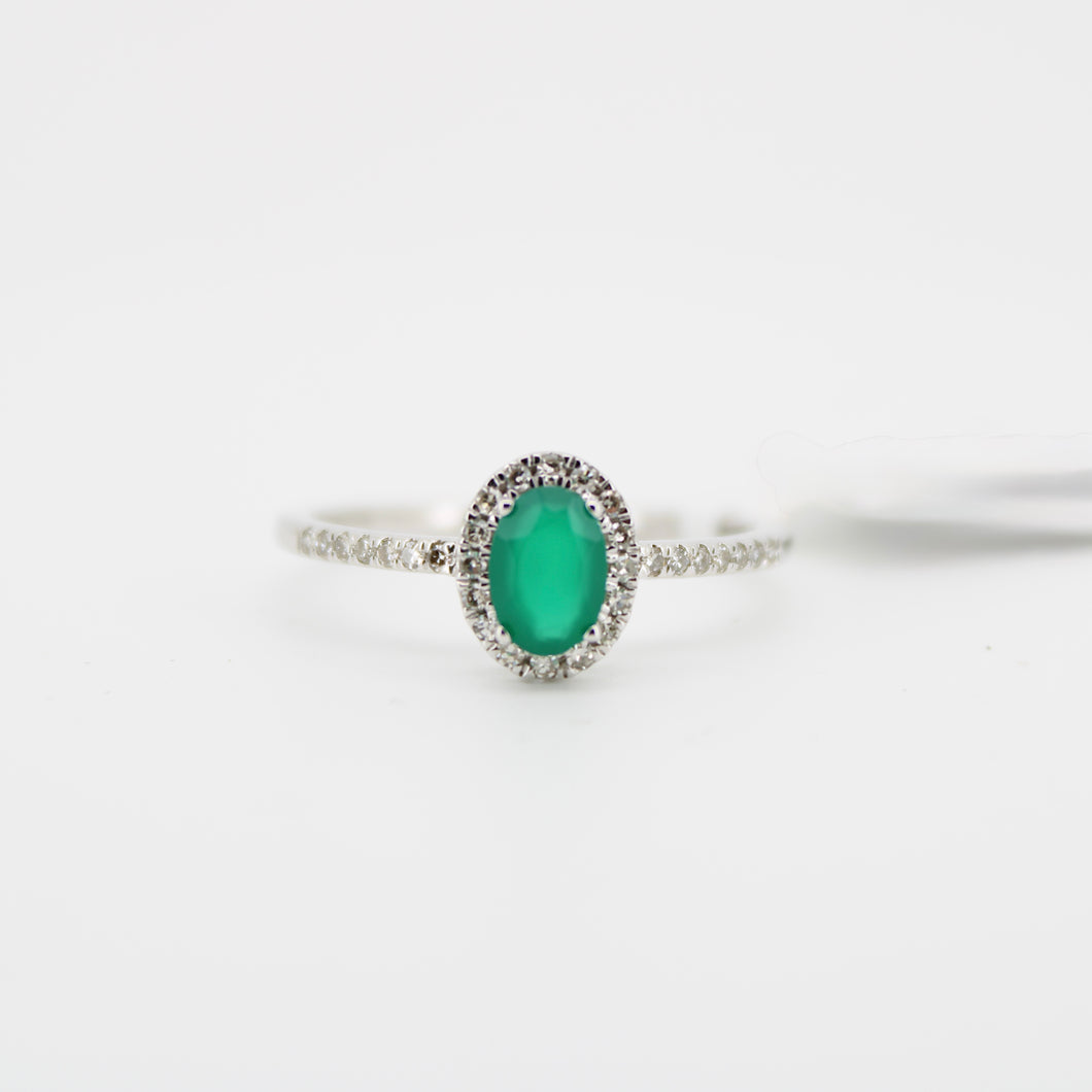 Anillo oro blanco 14k con Esmeralda y diamantes.