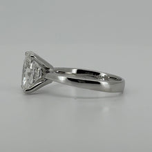 Cargar imagen en el visor de la galería, Diamante laboratorio oval 2.20cts